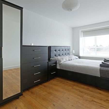 Radalco Apartments Χάνσλοου Εξωτερικό φωτογραφία