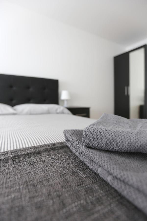 Radalco Apartments Χάνσλοου Εξωτερικό φωτογραφία