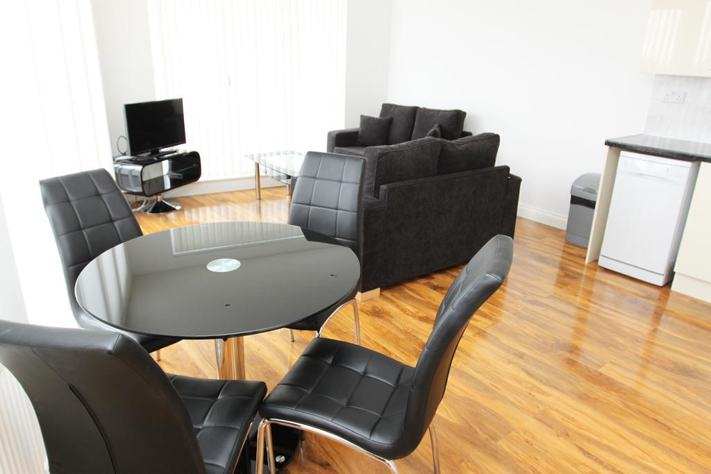 Radalco Apartments Χάνσλοου Εξωτερικό φωτογραφία