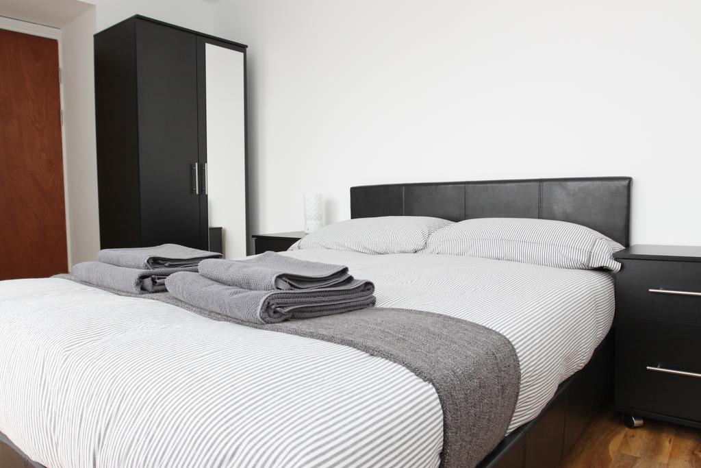 Radalco Apartments Χάνσλοου Εξωτερικό φωτογραφία