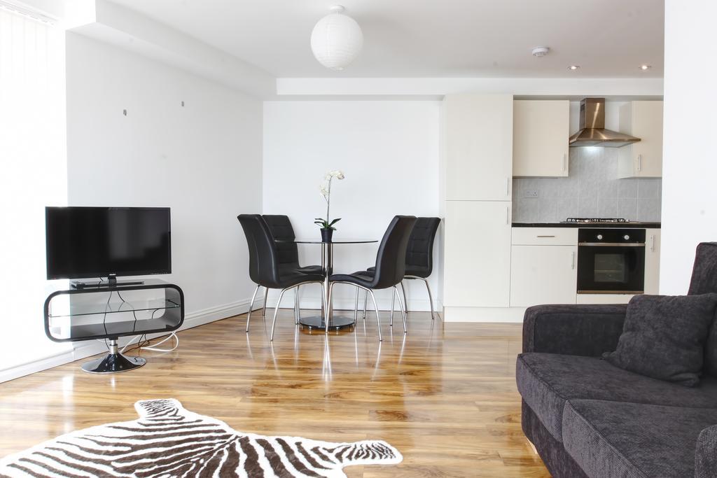 Radalco Apartments Χάνσλοου Δωμάτιο φωτογραφία
