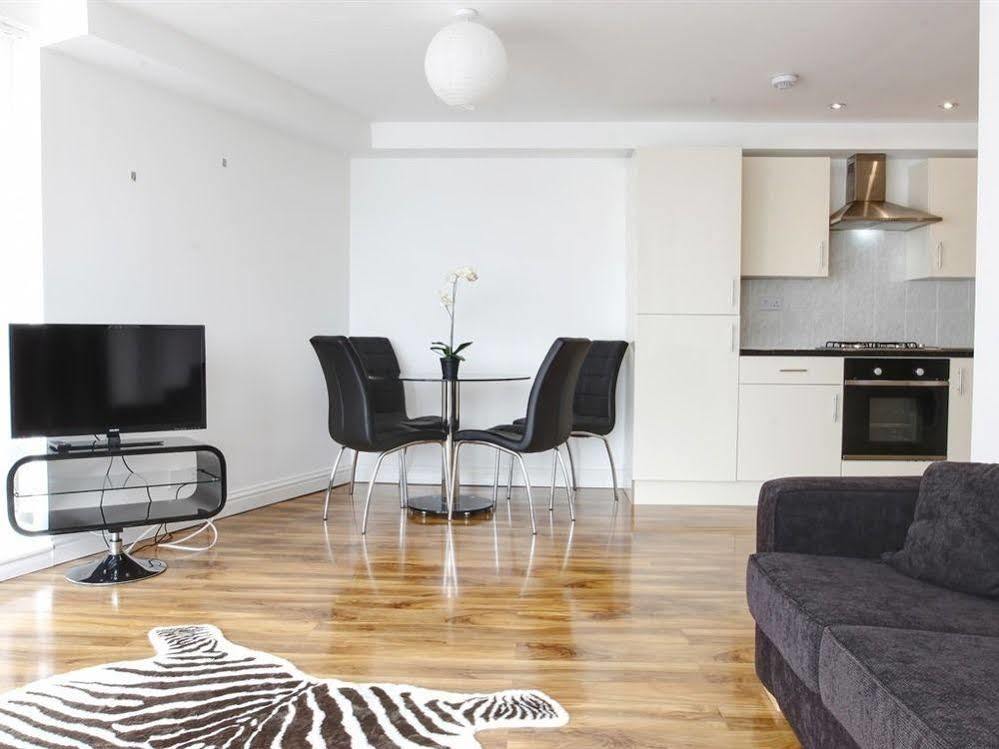Radalco Apartments Χάνσλοου Εξωτερικό φωτογραφία