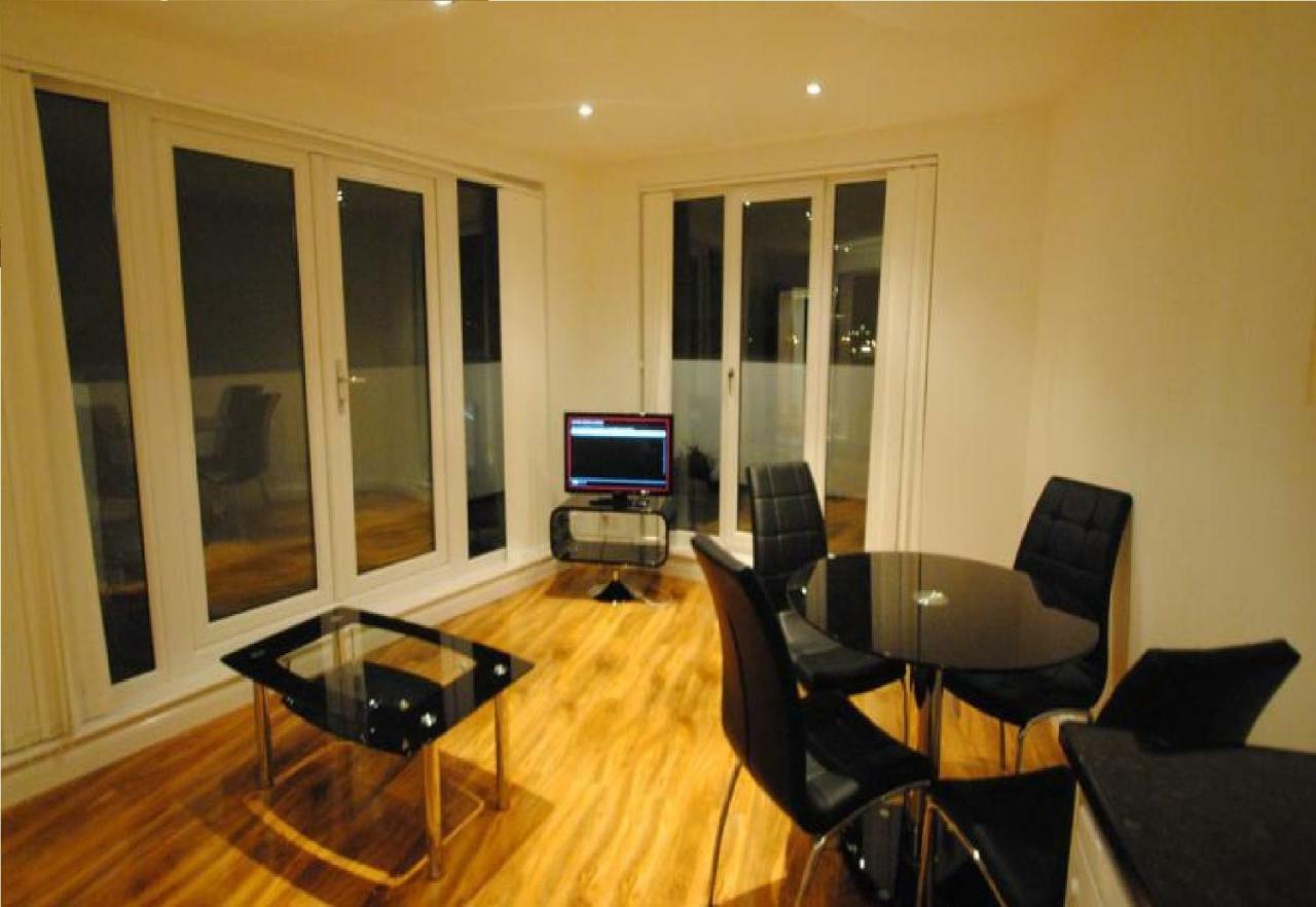 Radalco Apartments Χάνσλοου Δωμάτιο φωτογραφία